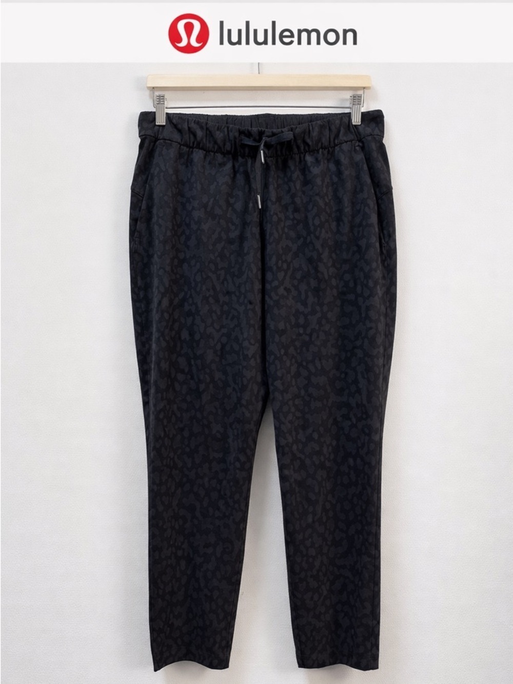 ❣️LULULEMON Grey & Black Pattern Jogger Pants Size 8